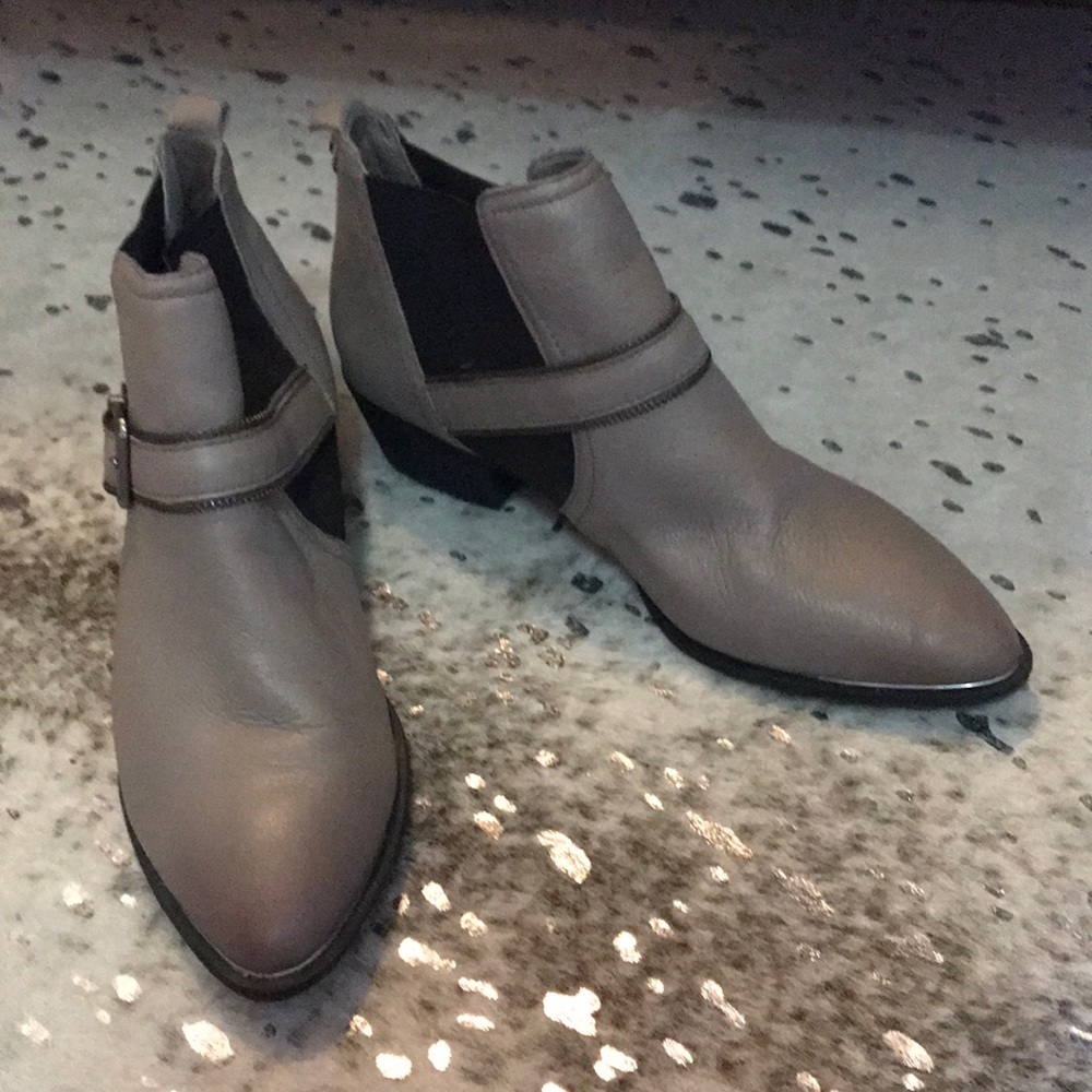 Sam Edelman booties size 11